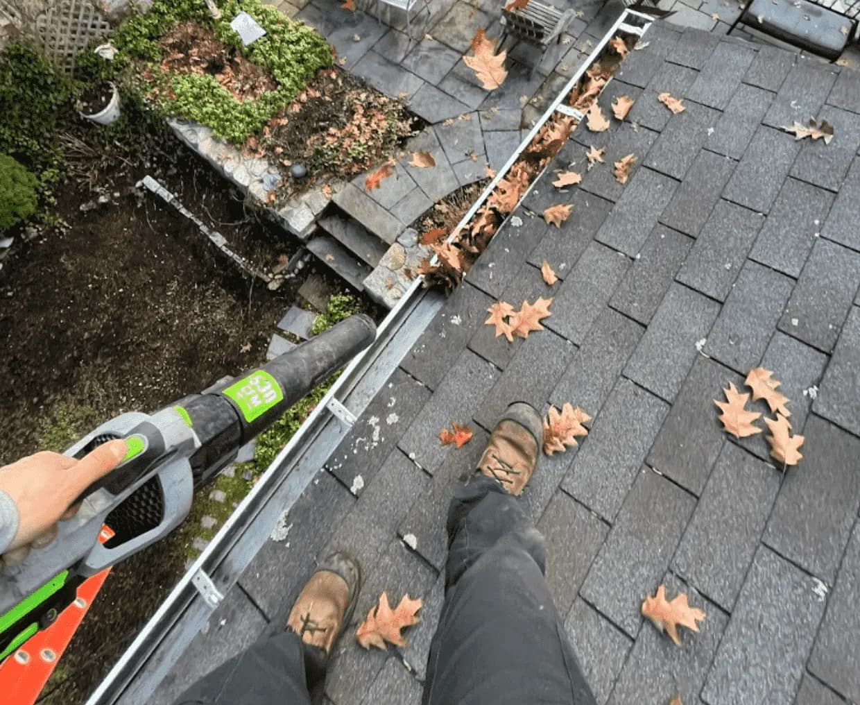 Gutter Cleaning Services in South Euclid